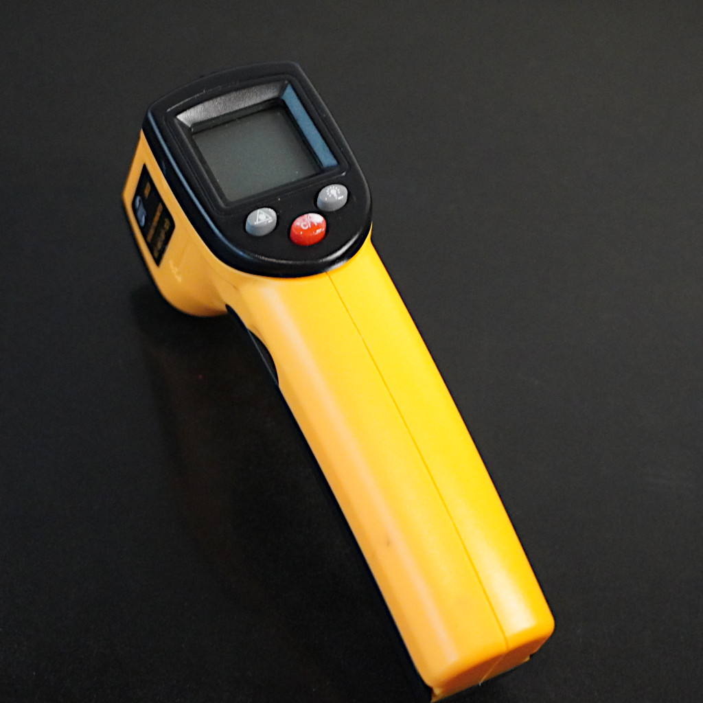 Digital thermometer